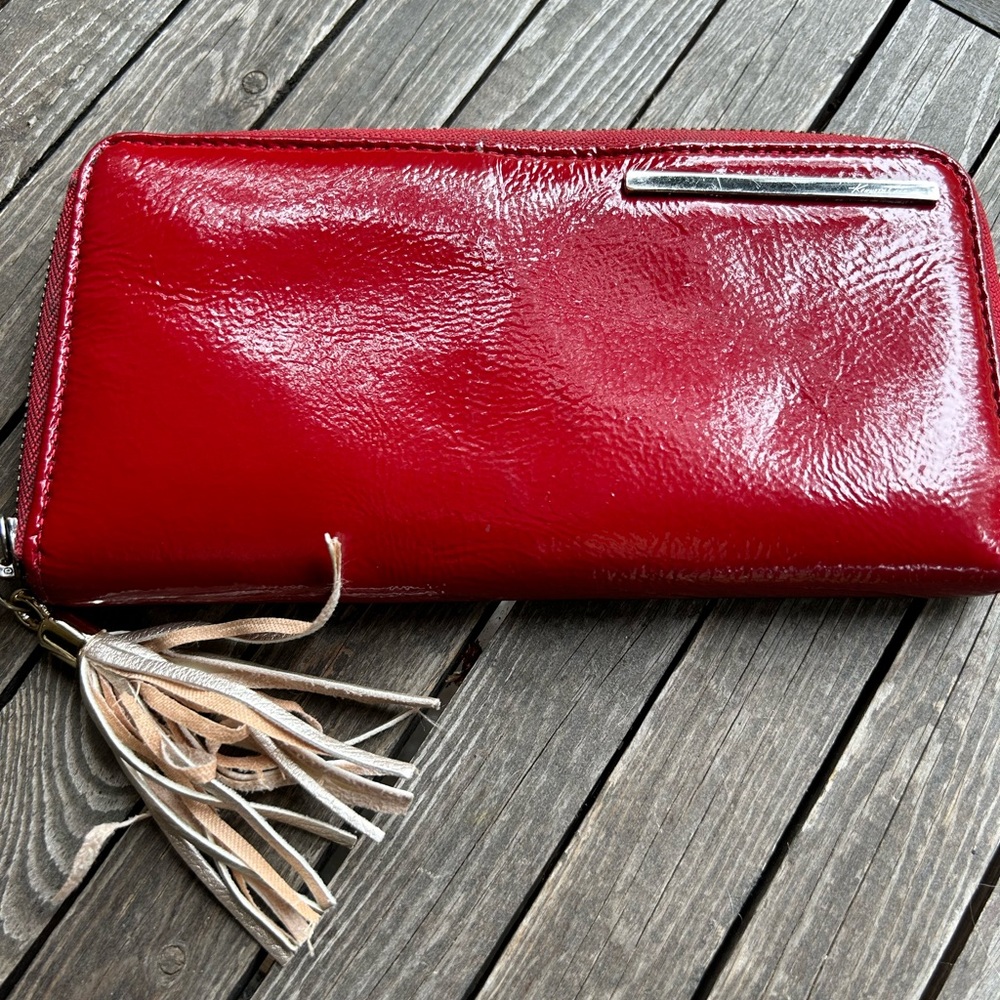 Kenneth Cole NY red patten leather wallet. Pre-owned.